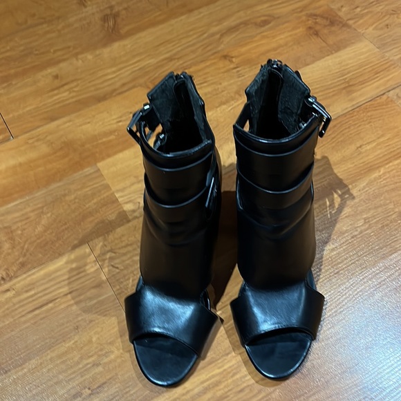 Ladies open toe shoes - Picture 6 of 10